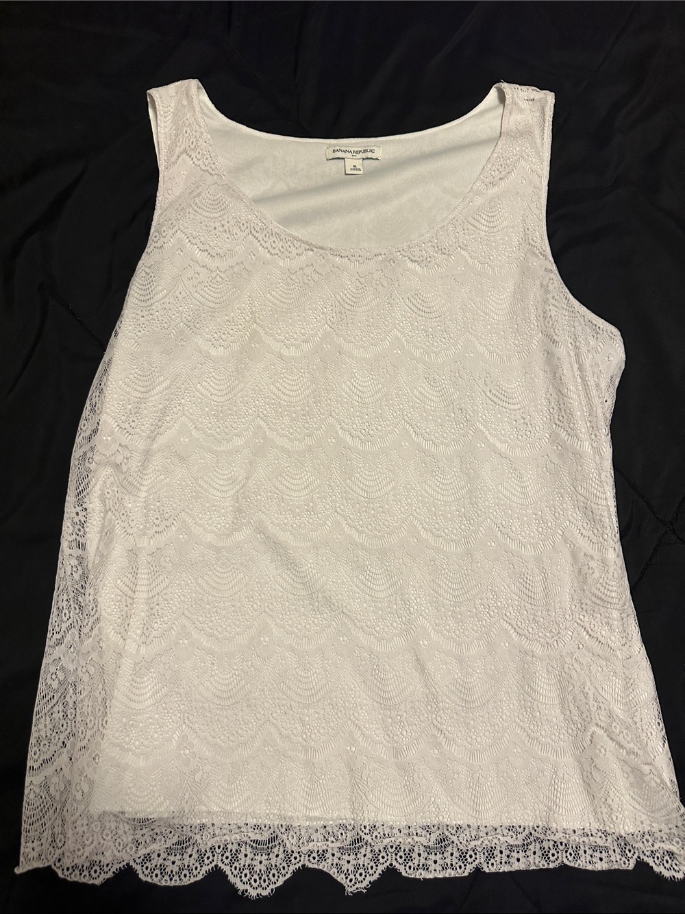Banana Republic White Lace Scoop Neck Camisole